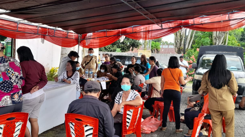 Tekan Kenaikan Harga Jelang Nataru, Dinas Perdagangan Bitung Gencarkan Operasi Pasar