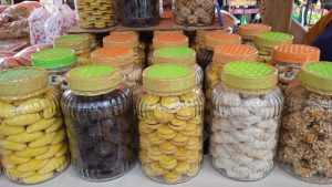 Penjual Kue Natal Senang