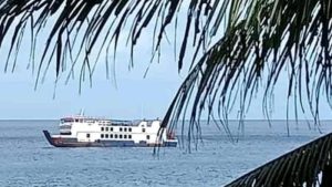 KMP Watunapato Berhasil Lepas Jangkar di Pelabuhan Birang Pulau Kabaruang