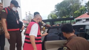 Kejati Sulut Terima Penyerahan Tersangka Ferro, Terkait Dugaan Korupsi Aset PDAM Manado