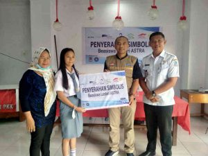 30 Pelajar dan Mahasiswa di Manado Terima Beasiswa Astra Grup
