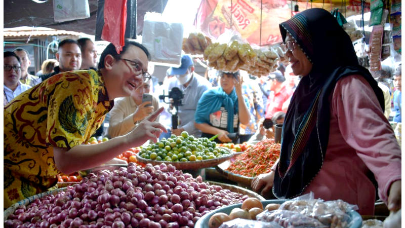 <strong>Tinjau 3 Pasar Tradisional di Sulut, Ini Temuan Wamendag Jerry Sambuaga</strong>