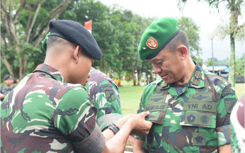 Danrem 131/Santiago Peroleh Brevet Kehormatan Korp Kavaleri