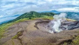 Berstatus Waspada, Aktivitas Pendakian Gunung Lokon Dilarang