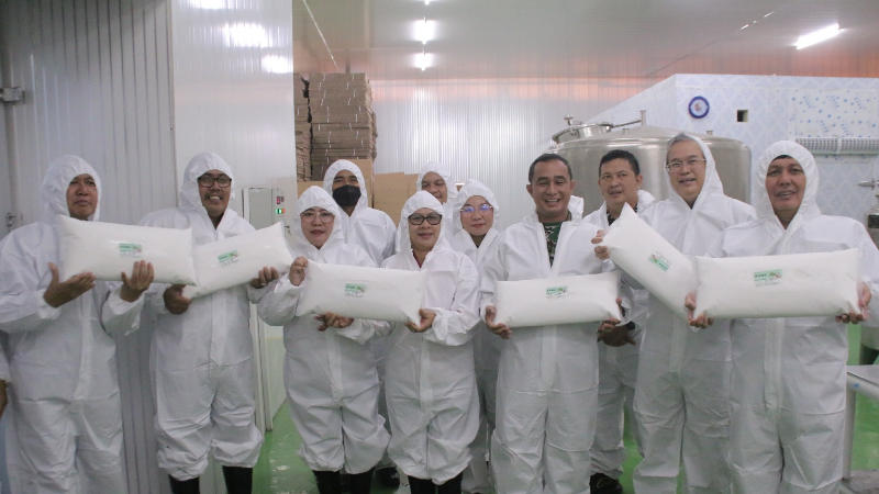 Perdana, Minahasa Utara Ekspor 50 Ton Produk Santan Kelapa ke Tiongkok