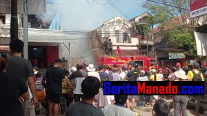 BREAKING NEWS: 2 Bangunan di Jalan Trans Sulawesi Pertokoan Tumpaan Terbakar
