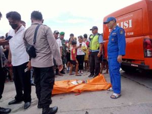 Mayat Bocah Laki-laki Yang Ditemukan Tewas Terapung di Pantai Molas Masih Misterius
