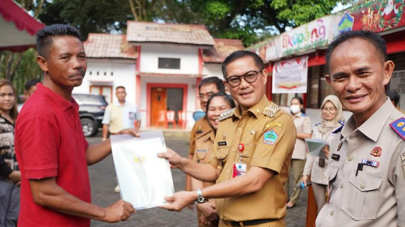106 Bidang Tanah Warga di Likupang Timur Kini Resmi Bersertifikat