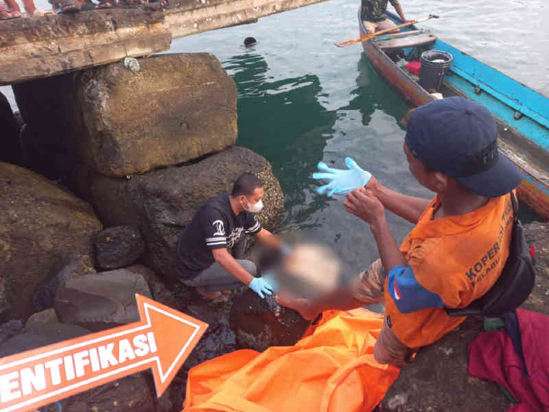 Identitas Jasad Pria yang Mengambang di Pantai Pelabuhan Manado berhasil Diungkap Polisi