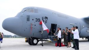 Presiden Jokowi Beli Lima Pesawat Canggih Super Hercules
