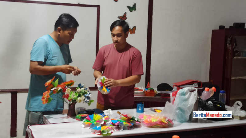 Jelang Akreditasi SD Katolik Santa Monica Langowan, Ini Kesibukan Orangtua Siswa