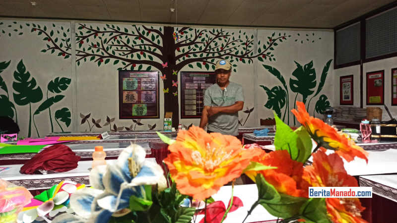 Jelang Akreditasi SD Katolik Santa Monica Langowan, Ini Kesibukan Orangtua Siswa