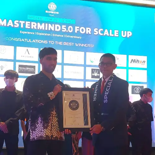 Prestisius dan Istimewa, Direktur PT MSH Jefferson Lungkang Diganjar Penghargaan dari World Achievement Association