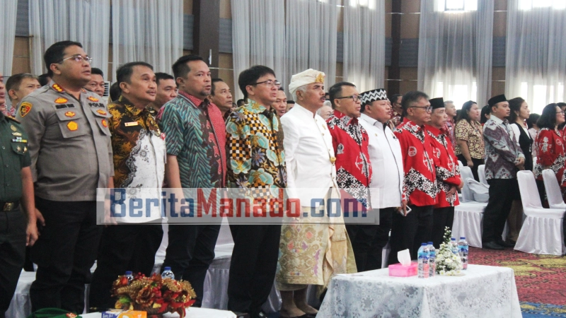 Andrei Angouw dan Richard Sualang Didaulat Sebagai Tokoh Kerukunan, Terima Harmony Award 12 Andrei Angouw dan Richard Sualang Didaulat Sebagai Tokoh Kerukunan, Terima Harmony Award