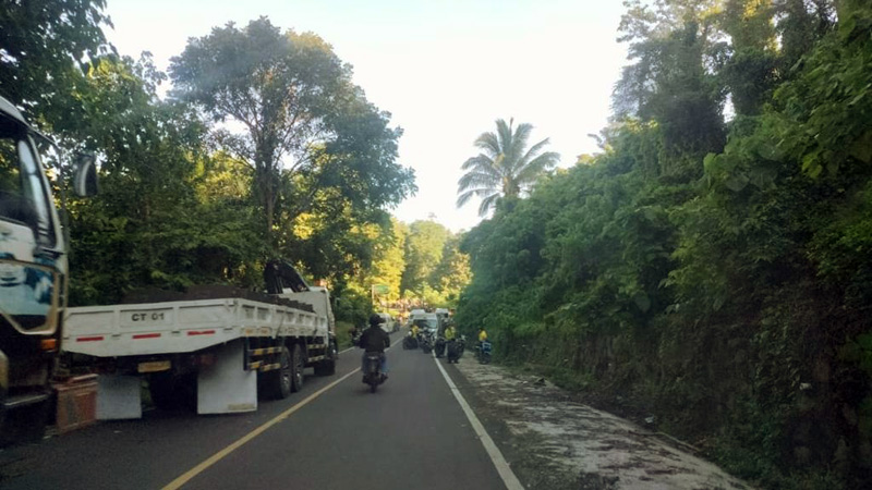 Warga Pinasungkulan Kembali Blokade Jalan, Tuntut Kompensasi Blasting PT MSM/TTN