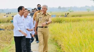 Surya Paloh Tanggapi Kemesraan Prabowo – Ganjar di Panen Raya Kebumen