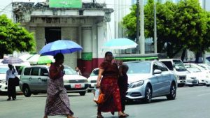 Diserang Gelombang Panas, Thailand Larang ke Luar Rumah, India Aspal Meleleh, Indonesia?