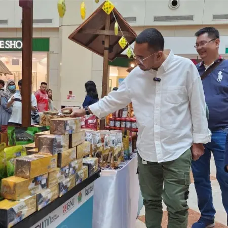 Olahan Bawang Merah Jadi Berkah, Siti dan Rita Temui Pelanggan di Singapura