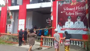 Kecewa dengan Kinerja Hukum Tua, Masyarakat Desa Kokoleh I Blokir Kantor Desa