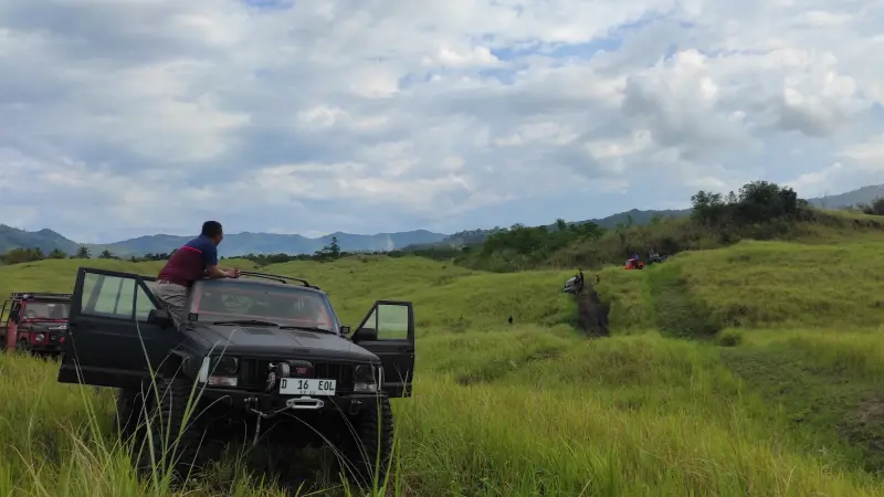 Memacu Adrenalin di Padang Savana Batuangus Bitung