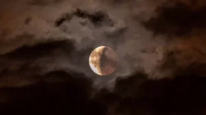 Malam Ini Ada Gerhana Bulan Penumbra, Simak  Jadwalnya 