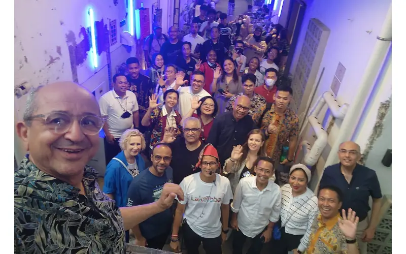 Sandiaga Ajak 13 Duta Besar Naik MRT dan Walking Tour ke Taman Martha Tiahahu, Ketua BPPD Minut Diundang Hadir