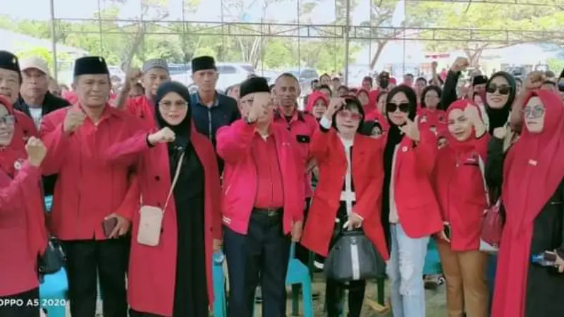 Bacaleg PDI Perjuangan Bolmut Ini Terharu Diantar Ratusan Pendukung Daftar ke KPU