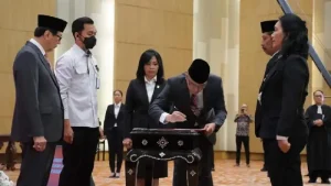 Menkumham Minta Pejabat yang Dilantik Bekerja Profesional