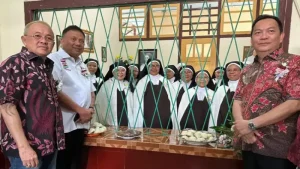 Wenny Lumentut Dampingi Gubernur Olly Dondokambey Kunjungi Biara Karmel Tomohon