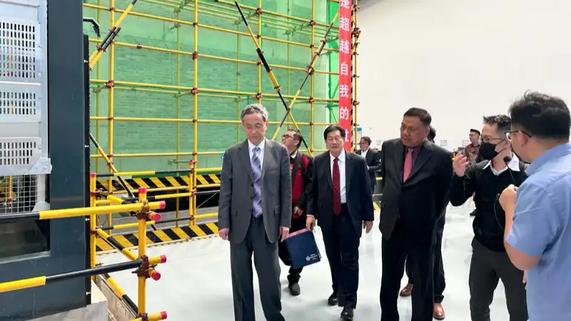 Ketika Olly Dondokambey Belajar Sampai ke Negeri China