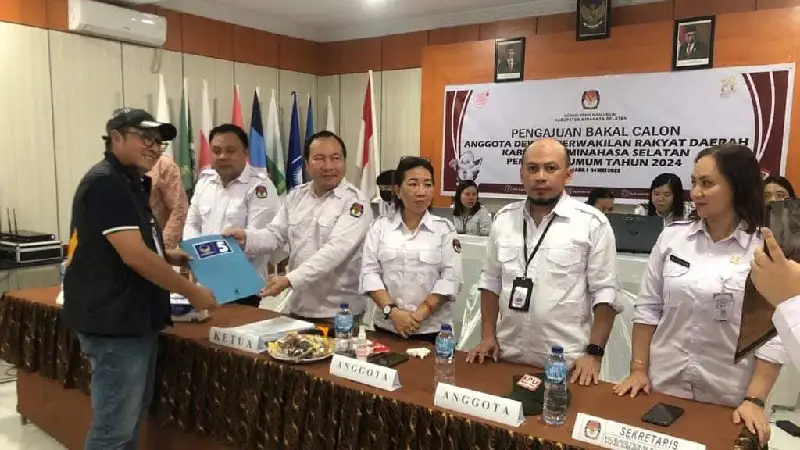 Partai NasDem Jadi yang Pertama Daftar ke KPU Minahasa Selatan