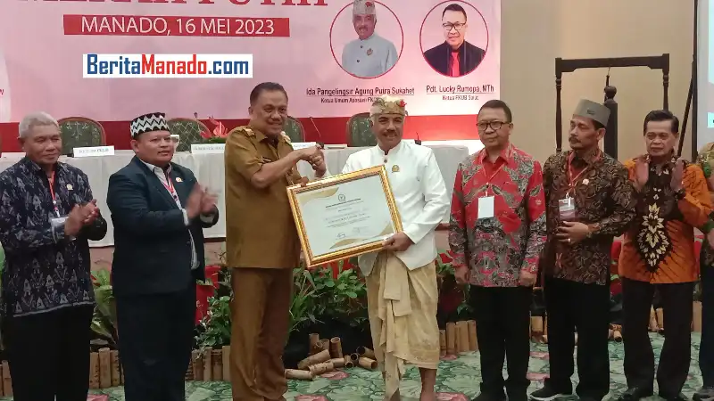 Kreatif dan Inovatif Kelola Kerukunan, Olly Dondokambey Terima Penghargaan dari Asosiasi FKUB Indonesia