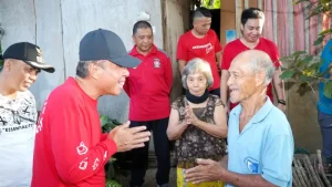 Franky Wongkar Bawa Bantuan Untuk Pasutri Renta dan Kurang Mampu di Uwuran Dua