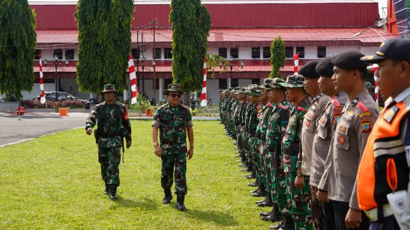 Gagahnya Maurits Mantiri Kenalkan Seragam TNI di Pembukaan TMMD ke-116 2023