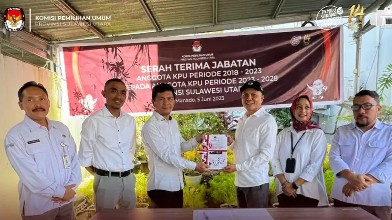 Serah Terima Jabatan KPU Sulut, Kepemimpinan Meydi Tinangon Resmi Beralih ke Kenly Poluan