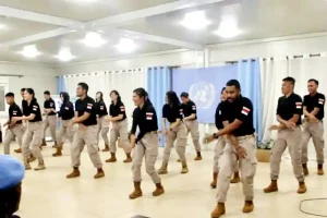 Dipimpin Polwan Asal Sulut, Pasukan Perdamaian PBB dari Indonesia Goyang ‘Kaka Enda’ dan ‘Pompa Tanah’ di Afrika