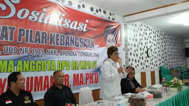Senator Maya Rumantir Ajak Masyarakat Kakas Tanamkan Nilai Kebangsaan Kepada Anak-anak