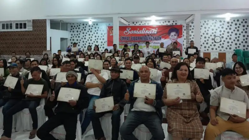 Senator Maya Rumantir Ajak Masyarakat Kakas Tanamkan Nilai Kebangsaan Kepada Anak-anak