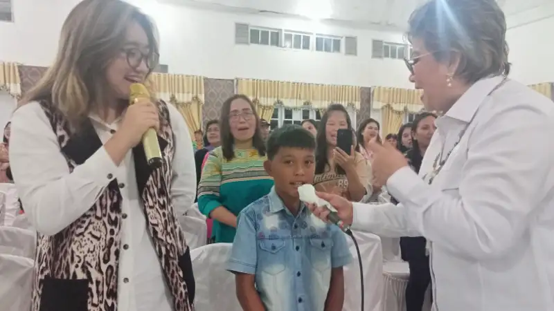 Senator Maya Rumantir Ajak Masyarakat Kakas Tanamkan Nilai Kebangsaan Kepada Anak-anak