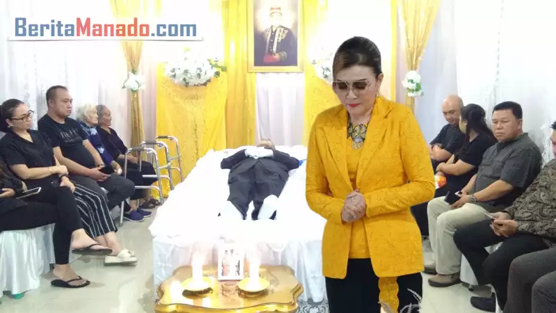 Airlangga Hartarto dan Christiany Eugenia Paruntu, Doakan Almarhum Stefanus Vreeke Runtu