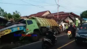 Breaking News: Rem Blong, Truk 10 Roda Nyaris Makan Korban