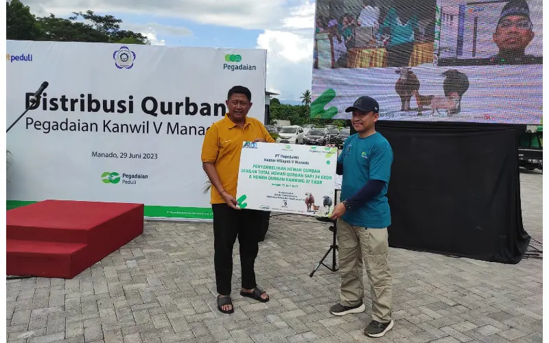 71 Ekor Sapi dan Kambing Dikurbankan Pegadaian Kanwil Manado untuk Kaum Dhuafa