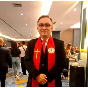 Staf Khusus Gubernur Olly Dondokambey, Victor Rarung SE, STh, MTh, Jadi Pendeta Muda GBI