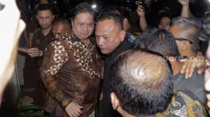 Alamak! Airlangga Hartarto Diperiksa Kejagung, Pengawal Ribut dan Diduga Ancam Jurnalis