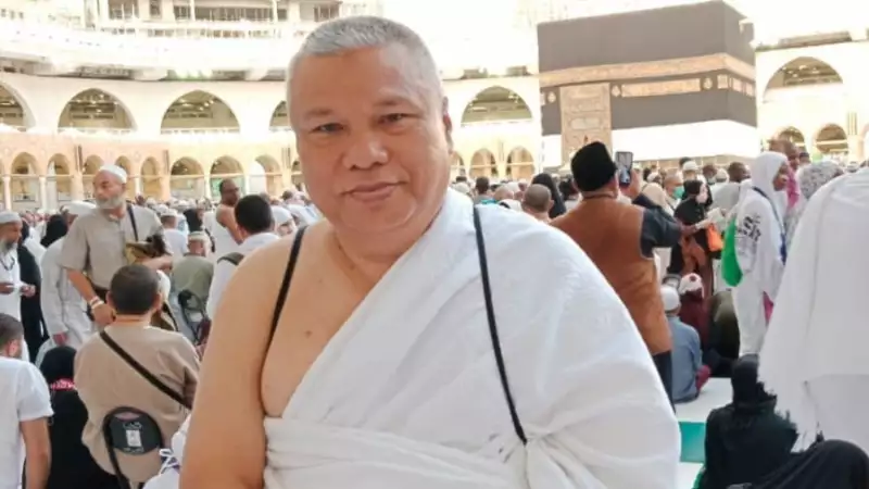 Jalankan Ibadah Haji, Amir Liputo Doakan Kota Manado Dari Tanah Suci Mekah