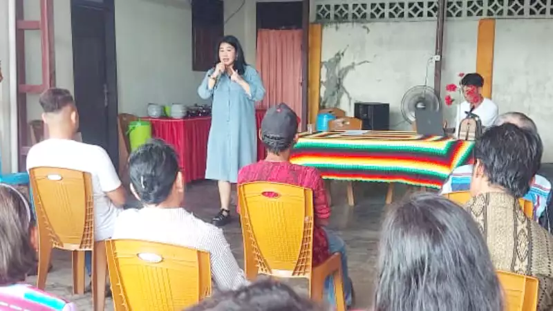 Sandra Rondonuwu Sosialisasi Ranperda Nomor 4 Tahun 2016 ke Warga Poigar
