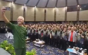 Ganjar Pranowo ‘Ngopi’ Bersama Relawan Gapura Nusantara di Ancol