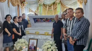Ronny Sompie Ingin Anak Muda Teladani Prestasi Alm Bu Tahanusang 