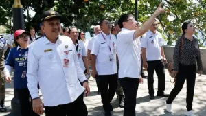 Wali Kota Andrei Angouw Hadiri Pembukaan Kegiatan Sapu Laut di Malalayang Beach Walk