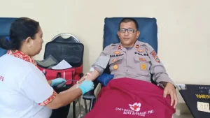 Kapolsek Ranowulu Bitung Ikut Sumbangkan Darah di Bakti Sosial Akabri 89